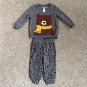 12 month babies + kids Carter’s outfits